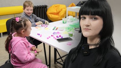 Херсон, волонтери, школярка, діти, евакуація, Корабел, волонтерка