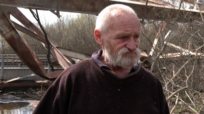 У Чернігові в Десні шукають авіабомбу, яку скидали на автомобільний міст У Чернігові в Десні шукають авіабомбу, яку скидали на автомобільний міст