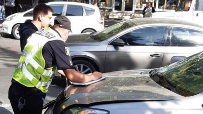 У Миколаєві на пішохідному переході Lexus збив двох людей У Миколаєві на пішохідному переході Lexus збив двох людей