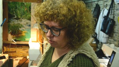 В Одесі кравчиня разом з сином виготовляє дизайнерські шеврони В Одесі кравчиня разом з сином виготовляє дизайнерські шеврони