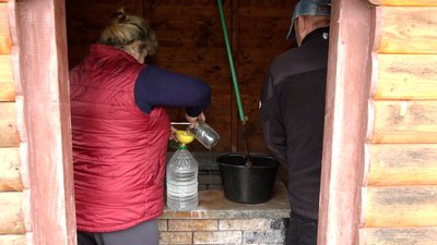 Гурманці з Молодкова: як на Івано-Франківщині із соровиці роблять сіль Гурманці з Молодкова: як на Івано-Франківщині із соровиці роблять сіль