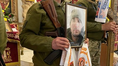 Прощання із загиблим воїном із Диканської ТГ Степаном Ільчишиним Прощання із загиблим воїном із Диканської ТГ Степаном Ільчишиним