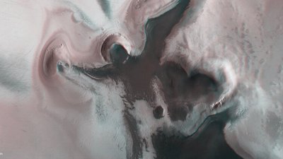 Космічний зонд сфотографував на Марсі ерозію, схожу на різдвяного янгола