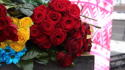 У центрі Харкова утворили "живий ланцюг" до Дня соборності У центрі Харкова утворили "живий ланцюг" до Дня соборності