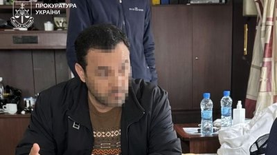 Заходив до Криму і вивозив 2 тисячі тонн газу: капітан судна отримав підозру