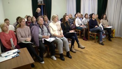 В Домі української культури у Житомирі розпочався експрес-курс "Щоденна українська" В Домі української культури у Житомирі розпочався експрес-курс "Щоденна українська"