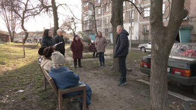 Затоплені підвали та потріскані стіни: мешканці п'ятиповерхівки у Черкасах вимагають ремонту Затоплені підвали та потріскані стіни: мешканці п'ятиповерхівки у Черкасах вимагають ремонту