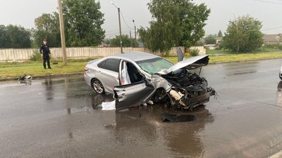 У Харкові через негоду впало 23 дерева У Харкові через негоду впало 23 дерева