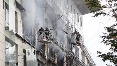 Дніпро, удар рф, евакуація, бізнес-центр