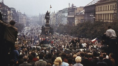 Мітинг у Празі проти вторгнення військ СРСР, 20 серпня 1968 року. Фото: AP Мітинг у Празі проти вторгнення військ СРСР, 20 серпня 1968 року. Фото: AP