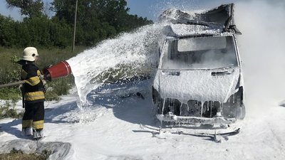 На Кіровоградщині посеред дороги загорівся вантажний автомобіль