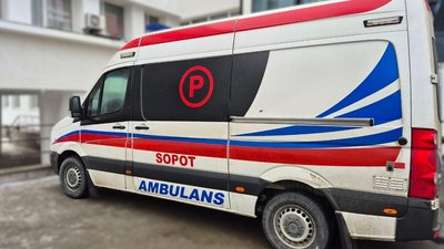 Водій приватної "швидкої" збив 10-річну дівчинку