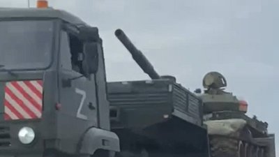 Окупанти перевозять танки кримськими танками