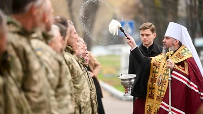 Митрополит Епіфаній зустрівся з військовими у Вінниці