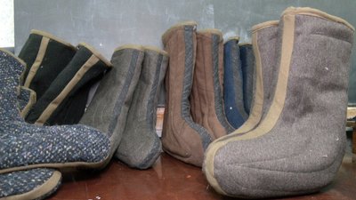 Пенсіонерки з Ківерців шиють бурки для військових Пенсіонерки з Ківерців шиють бурки для військових
