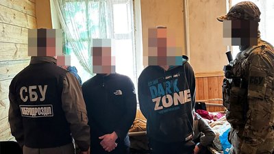 За вимагання грошей у родичів військових на Волині викрили в'язнів колонії За вимагання грошей у родичів військових на Волині викрили в'язнів колонії