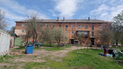 У Лебедині мешканці не можуть повернутися до своїх пошкоджених квартир У Лебедині мешканці не можуть повернутися до своїх пошкоджених квартир