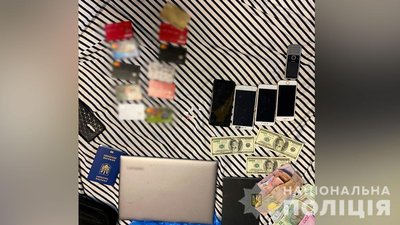 Продавали товари через фіктивні магазини: на Полтавщині чоловіків підозрюють у шахрайстві Продавали товари через фіктивні магазини: на Полтавщині чоловіків підозрюють у шахрайстві