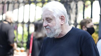 В Одесі прощаються з художником та директором музею Олександром Ройтбурдом В Одесі прощаються з художником та директором музею Олександром Ройтбурдом