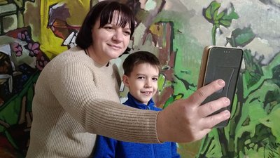 Людмила Вайнагій із сином Андрієм