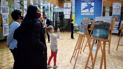 Рекорд України: в Ужгороді відкрили виставку у межах артмарафону "Мистецтво без меж" Рекорд України: в Ужгороді відкрили виставку у межах артмарафону "Мистецтво без меж"