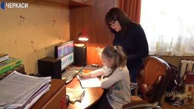 Ваші діти навчаються дистанційно? Як їх підтримати – поради психологині
