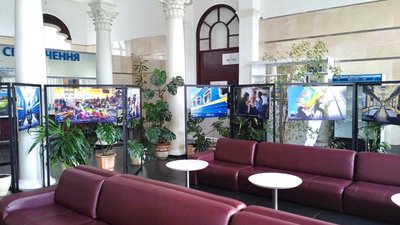 На вокзалі Слов'янська відкрилася фотовиставка, присвячена роботі залізниці на початку повномасштабної війни