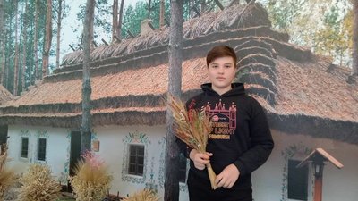 У громаді на Житомирщині школярів навчають робити дідухів У громаді на Житомирщині школярів навчають робити дідухів