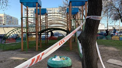У Черкасах мешканці багатоповерхівки долають наслідки атаки РФ ввечері 14 квітня
