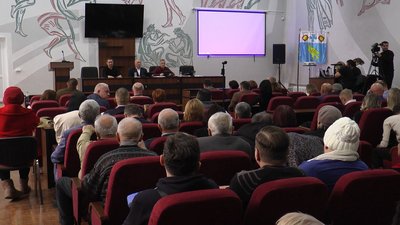 На Івано-Франківщині голові Бурштинської громади Василю Андрієшину депутати висловили недовіру: яка причина На Івано-Франківщині голові Бурштинської громади Василю Андрієшину депутати висловили недовіру: яка причина
