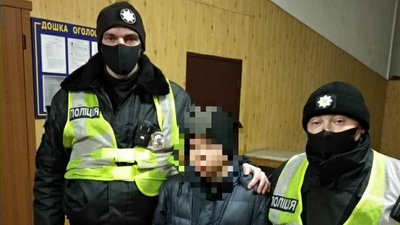 В Одесі 12-річний хлопець втік із дому: його повернули поліцейські В Одесі 12-річний хлопець втік із дому: його повернули поліцейські