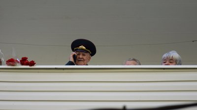 В Одесі із оркестром привітали 99-річного ветерана-морпіха