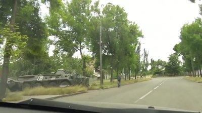 Другий день поспіль російські окупанти виїжджають з Маріуполя в напрямку Бердянськ-Пологи — радник мера
