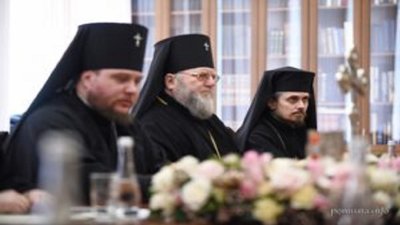 Синод ПЦУ під час карантину не відмінив богослужінь, але обмежить кількість людей на службі
