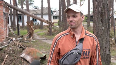 «А я ще чую тут сміх дітей», — дитячий табір у Чернігові після обстрілу росіянами «А я ще чую тут сміх дітей», — дитячий табір у Чернігові після обстрілу росіянами