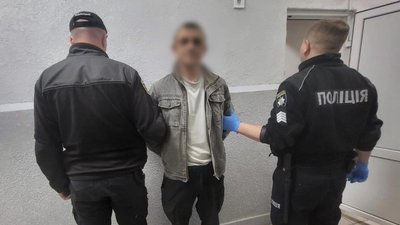 Підозрюють жителя Чернівецької області у викраденні ключів та заволодінні авто