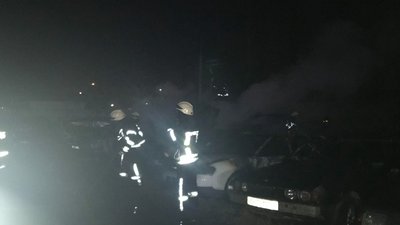 В Одесі на штрафмайданчику загорілись 20 автівок В Одесі на штрафмайданчику загорілись 20 автівок