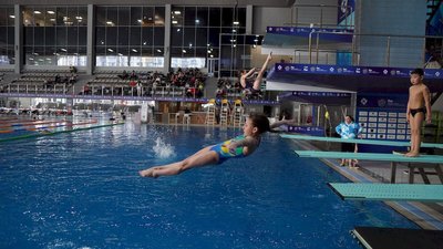 Вихованці вінницької спортшколи готуються до Чемпіонату України зі стрибків у воду