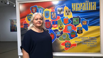 Жительки Полтави вишили карту України: знадобилося два місяці та 1,5 кілограми бісеру Жительки Полтави вишили карту України: знадобилося два місяці та 1,5 кілограми бісеру