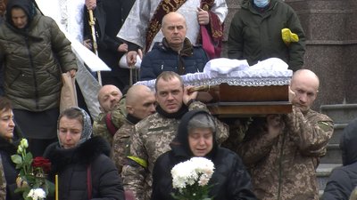 У Луцьку попрощалися з загиблим 20-річним бійцем У Луцьку попрощалися з загиблим 20-річним бійцем