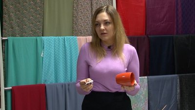 Сім років черкащанка розмальовує чашки Сім років черкащанка розмальовує чашки