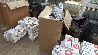 У Рівному викрили чоловіка, який виробляв алкофальсифікат