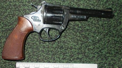 На Херсонщині поліцейські вилучили у місцевого жителя зброю та набої