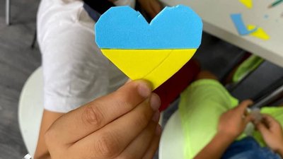 "Серце України": у Львові для дітей організували майстер-клас з виготовлення патріотичних брошок