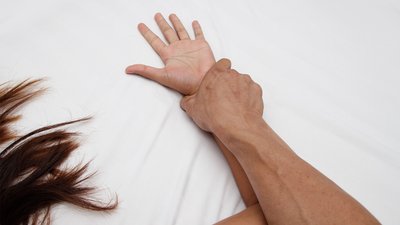 Неодноразово вчиняв сексуальне насильство над донькою: на Чернігівщині засудили чоловіка