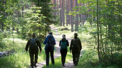 Члени Жіночої добровільної організації Естонії