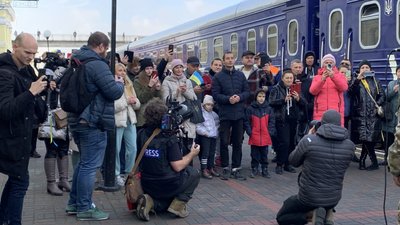 До Херсона прибув перший з початку повномасштабного вторгнення потяг з Києва До Херсона прибув перший з початку повномасштабного вторгнення потяг з Києва