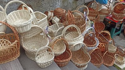 Великодні кошики з лози Великодні кошики з лози