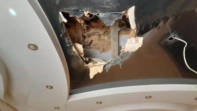 "Влучило прямо у будинок. Ми дивом вціліли". Житель Херсона про зруйнований обстрілами будинок "Влучило прямо у будинок. Ми дивом вціліли". Житель Херсона про зруйнований обстрілами будинок