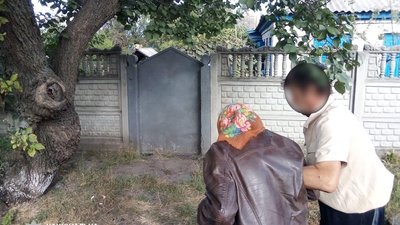 Правоохорнець на Черкащині повернув додому пенсіонерку, що заблукала Правоохорнець на Черкащині повернув додому пенсіонерку, що заблукала